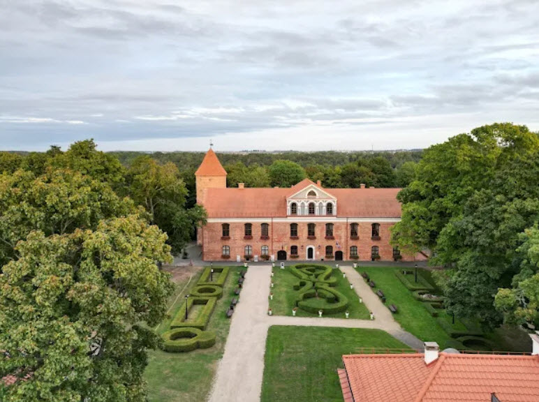Raudondvaris Manor, Lithuania